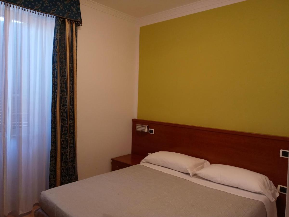 La Casa Dell'Arte Hotel Rome Exterior photo
