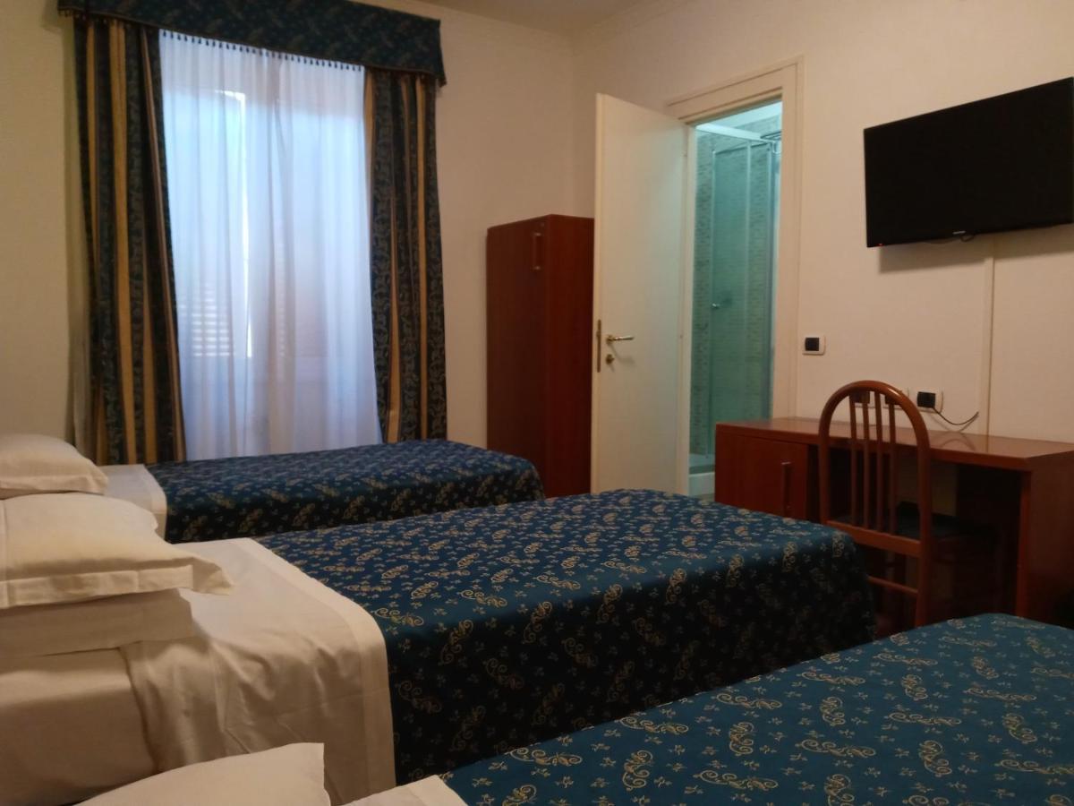 La Casa Dell'Arte Hotel Rome Exterior photo