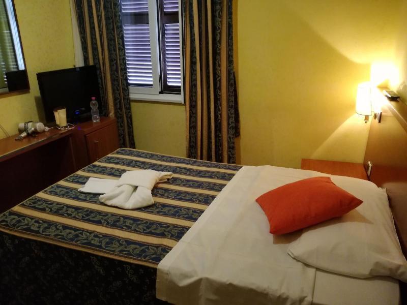 La Casa Dell'Arte Hotel Rome Exterior photo