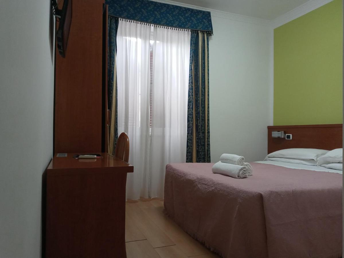 La Casa Dell'Arte Hotel Rome Exterior photo