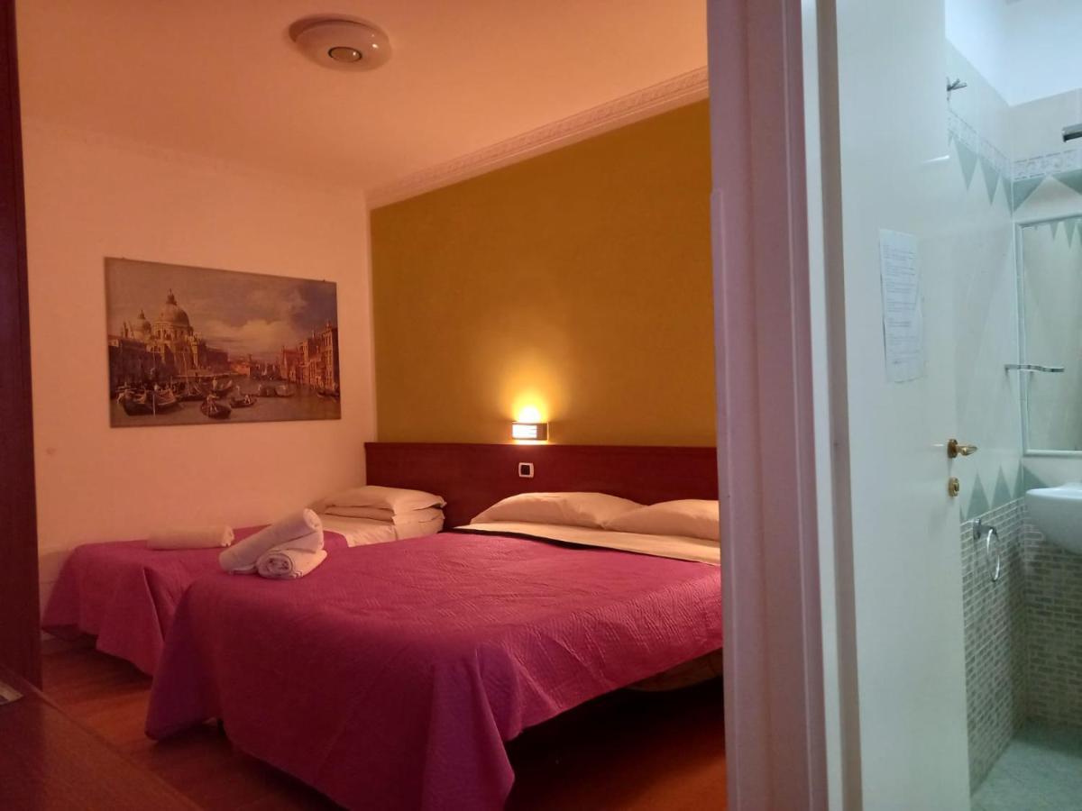 La Casa Dell'Arte Hotel Rome Exterior photo