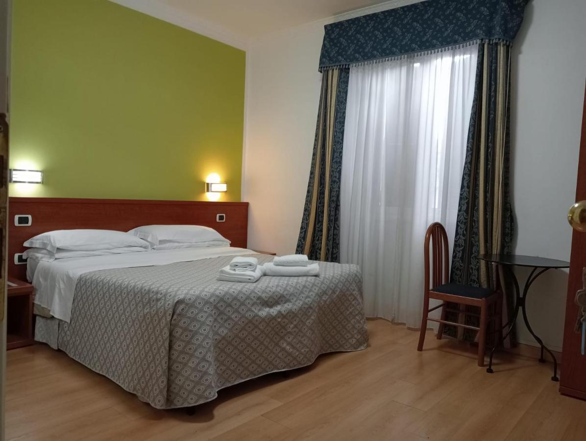La Casa Dell'Arte Hotel Rome Exterior photo