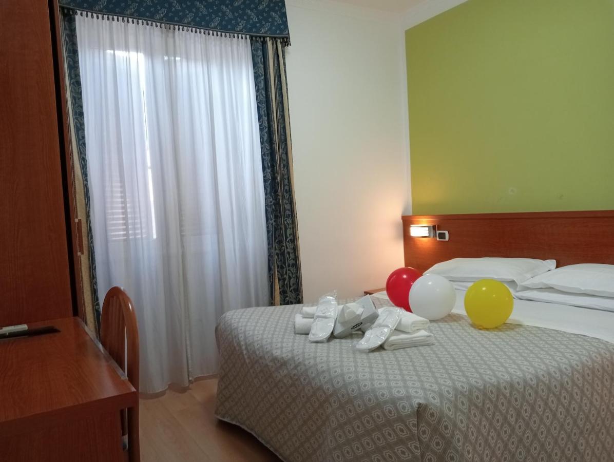 La Casa Dell'Arte Hotel Rome Exterior photo