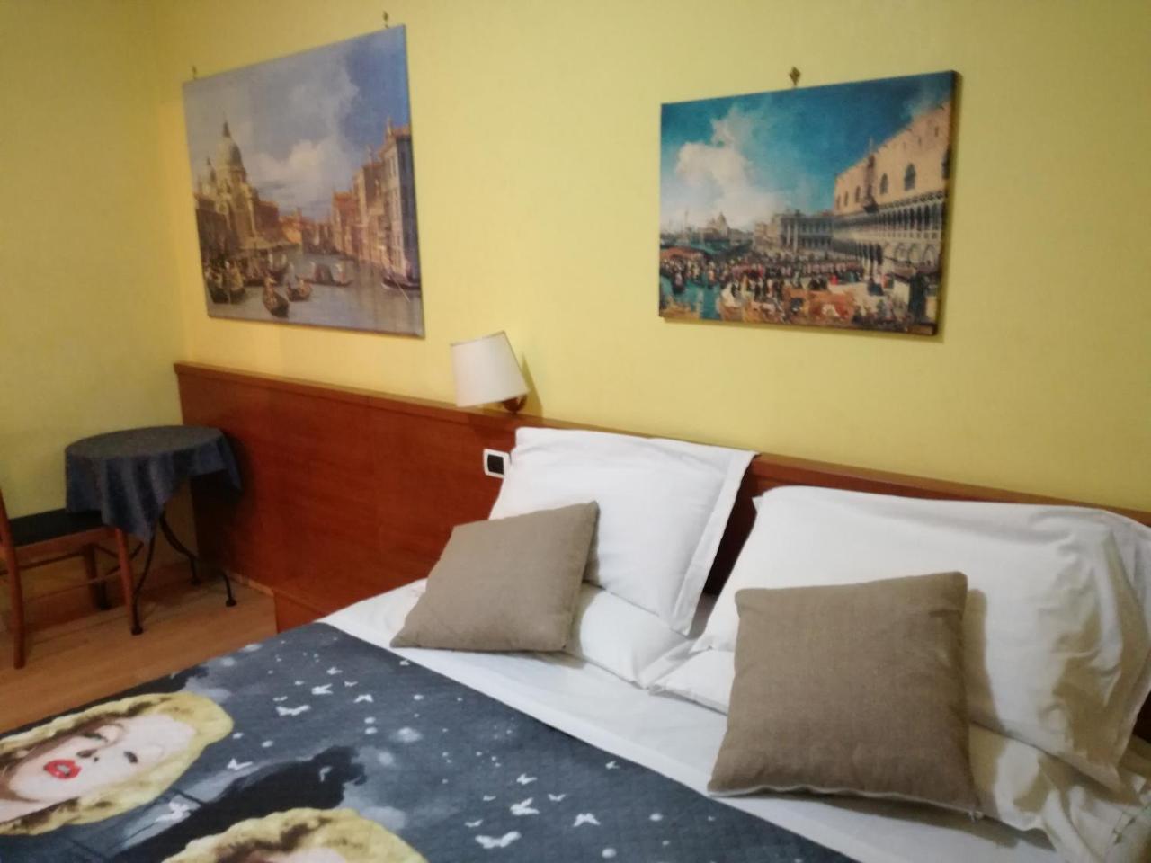 La Casa Dell'Arte Hotel Rome Exterior photo